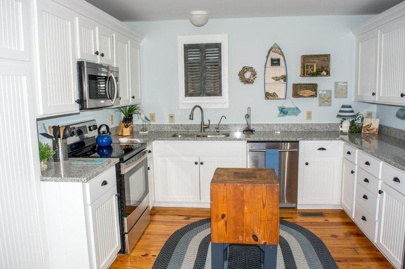 3737 Docksite Rd, Edisto Island, SC 29438