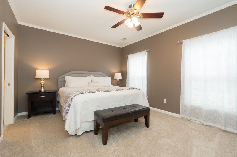 1317 Runnymeade Ln, North Charleston, SC 29406