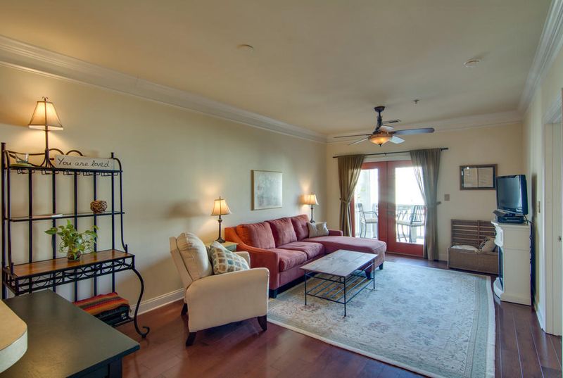 2244 Ashley Crossing Dr #536, Charleston, SC 29414