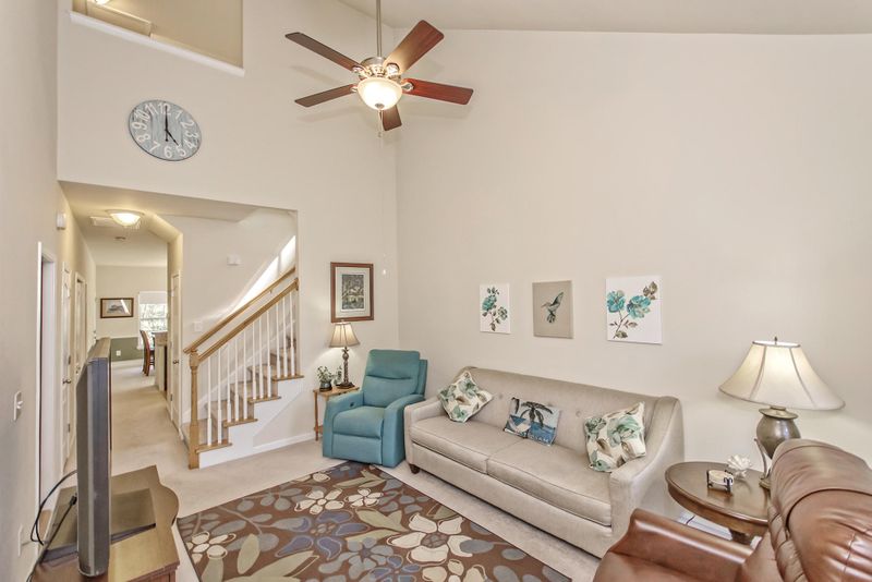 400 Savannah River Dr, Summerville, SC 29485