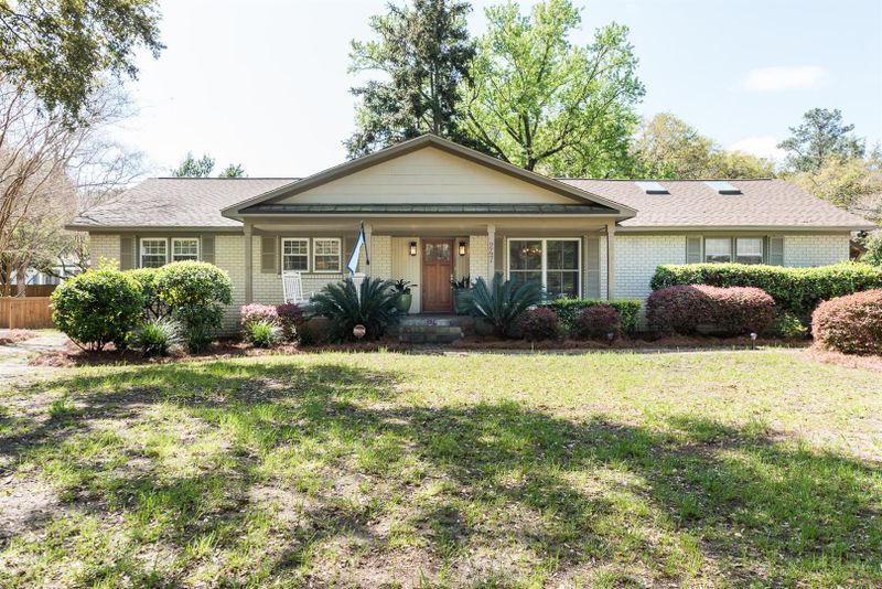 247 Molasses Ln, Mount Pleasant, SC 29464