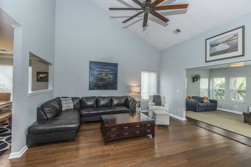 1306 Center Lake Dr, Mount Pleasant, SC 29464