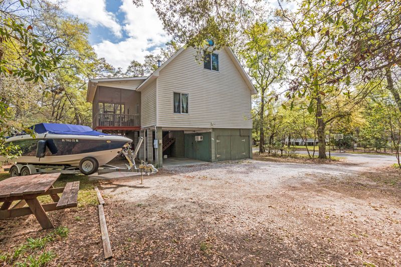 2468 Marina Rd, Wadmalaw Island, SC 29487