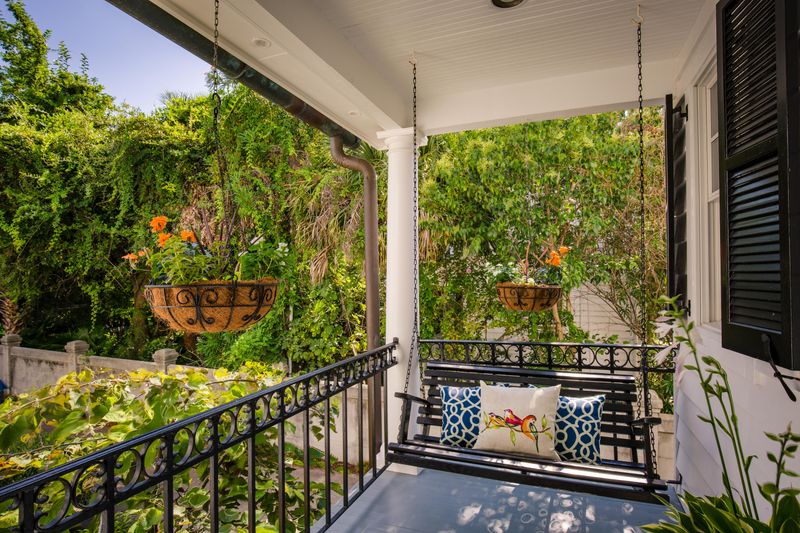 178 Queen St #B, Charleston, SC 29401