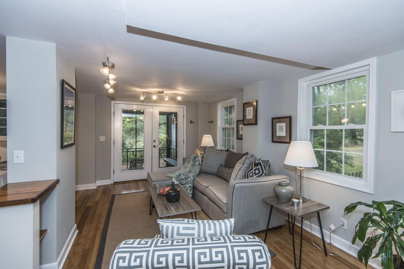4 Oak Forest Dr, Charleston, SC 29407