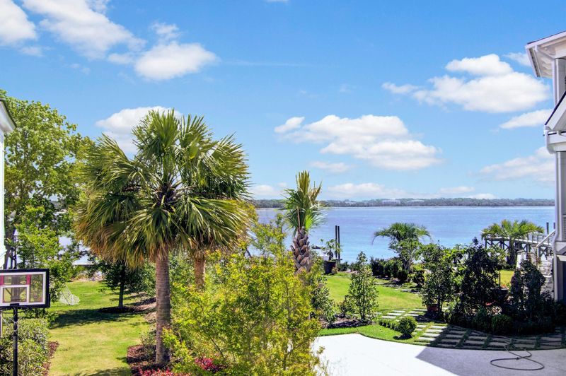 1531 Wando View St, Daniel Island, SC 29492