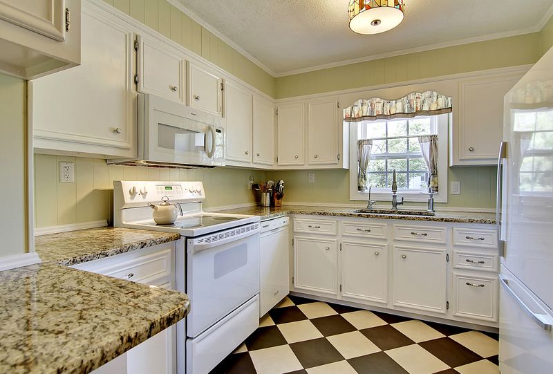 5074 Walker St, North Charleston, SC 29405