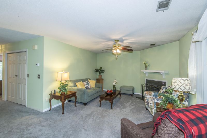 1204 Waterwood Dr, Goose Creek, SC 29445