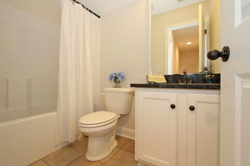 948 Mcelveen St, Charleston, SC 29412