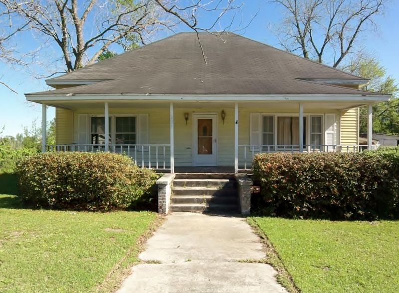 228 W Main St, Harleyville, SC 29448