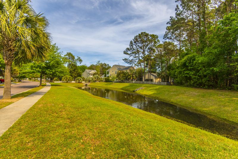3565 W Higgins Dr, Mount Pleasant, SC 29466