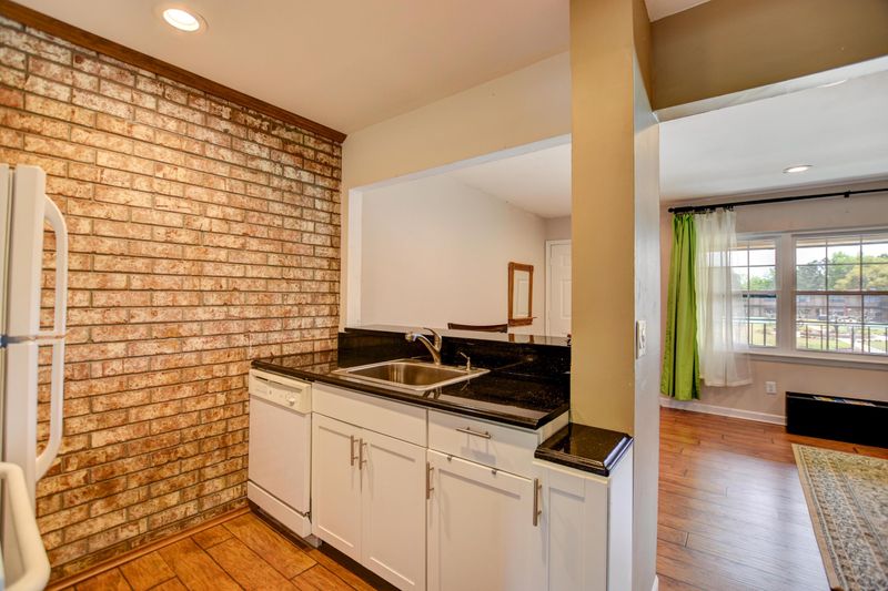 6601 Dorchestor Rd #109, North Charleston, SC 29418