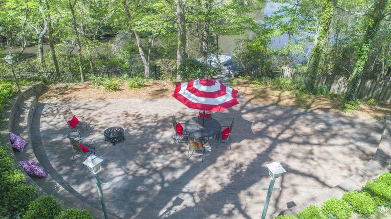 414 Lakeview Dr, Summerville, SC 29485