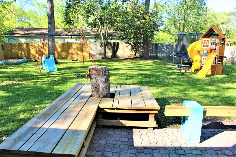 2001 Vestry Dr, Charleston, SC 29414