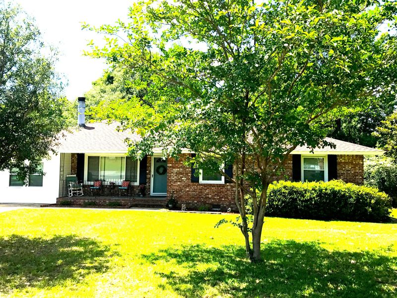 1224 Belvedere Dr, Hanahan, SC 29410