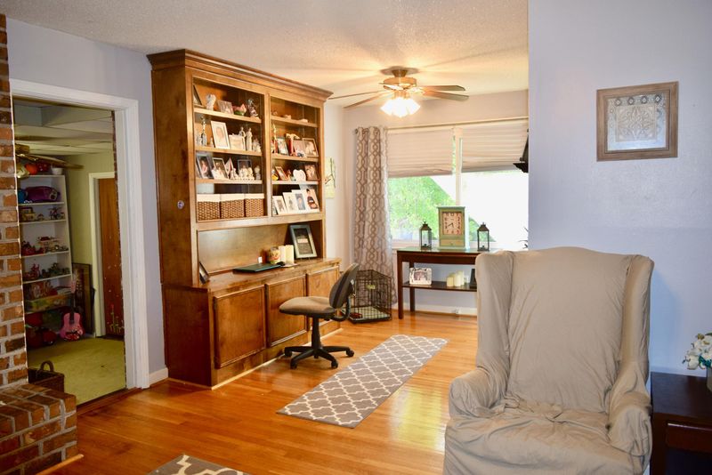 1224 Belvedere Dr, Hanahan, SC 29410