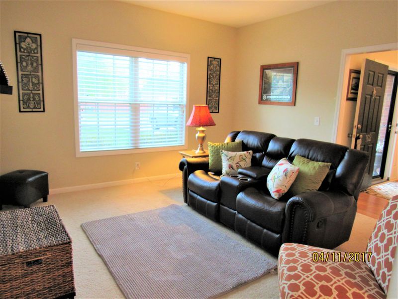 102 Dasharon Ln, Goose Creek, SC 29445