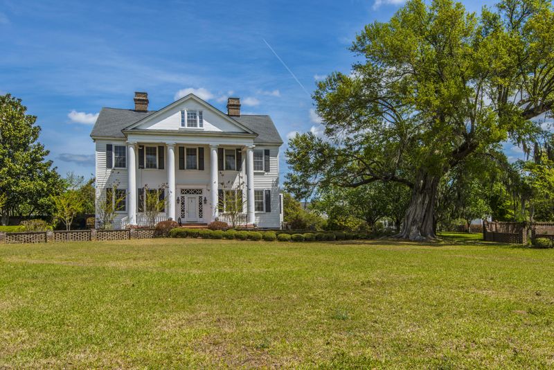 366 Avenue Of The Oaks, Moncks Corner, SC 29461