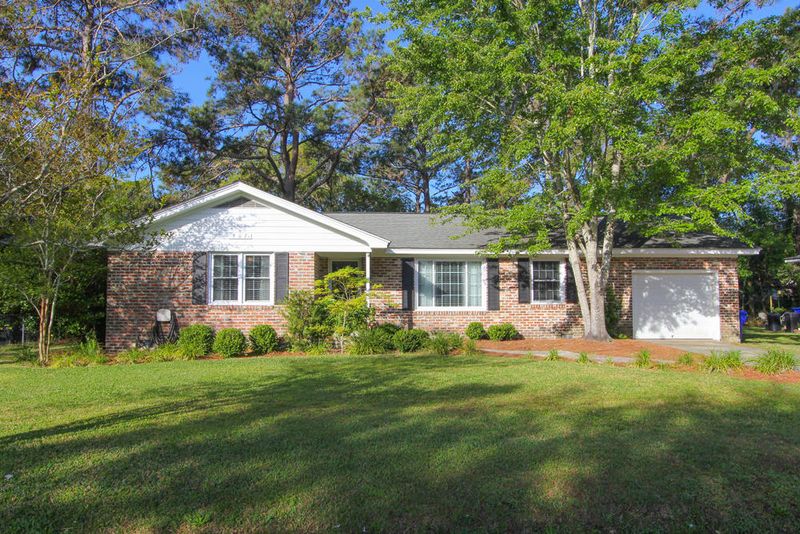 307 Susan Dr, Charleston, SC 29407