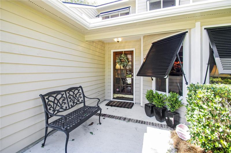 1347 Center Lake Dr, Mount Pleasant, SC 29464