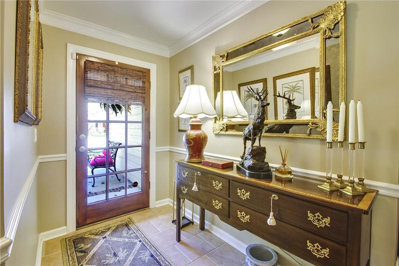 1347 Center Lake Dr, Mount Pleasant, SC 29464