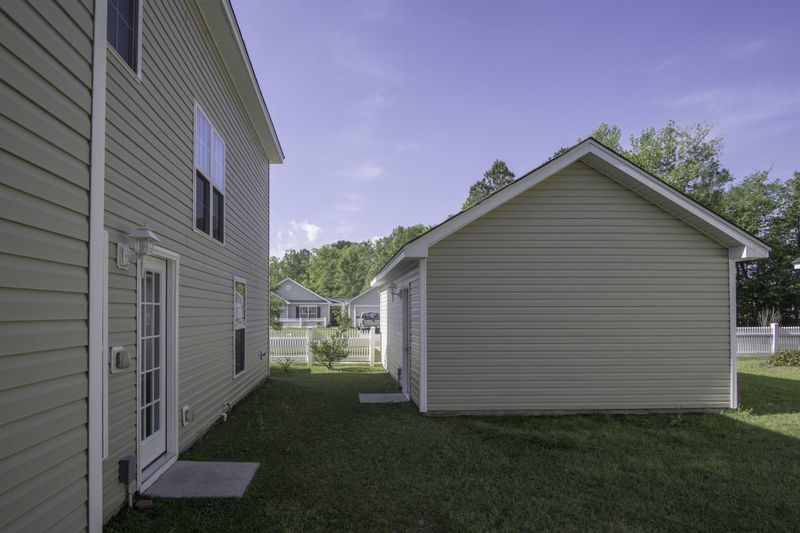 303 Coosawatchie St, Summerville, SC 29485