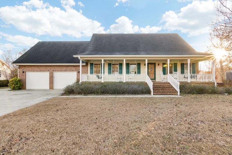 1208 Francismarion Cir, Moncks Corner, SC 29461