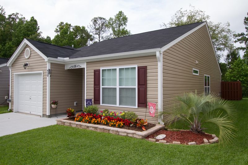430 Savannah River Dr, Summerville, SC 29485