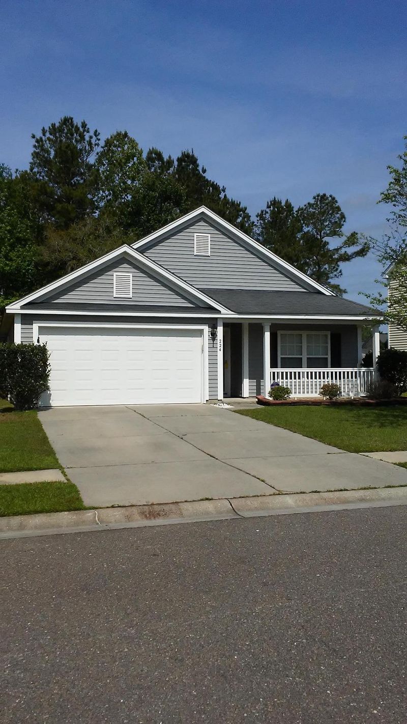 224 Maypop Dr, Goose Creek, SC 29445