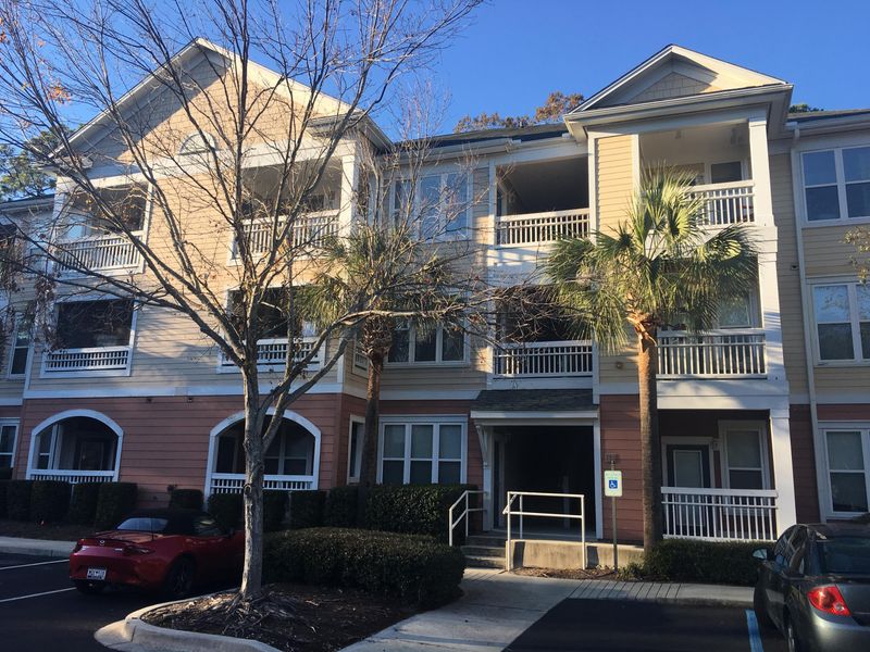 400 Bucksley Ln #106, Daniel Island, SC 29492