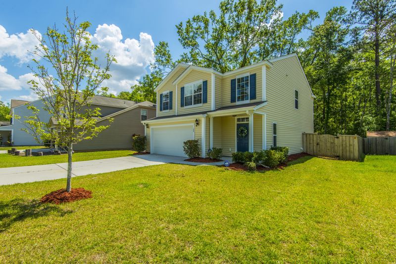 133 Farm Quarters Dr, Goose Creek, SC 29445