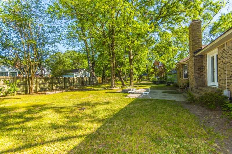 1234 Old Towne Rd, Charleston, SC 29407