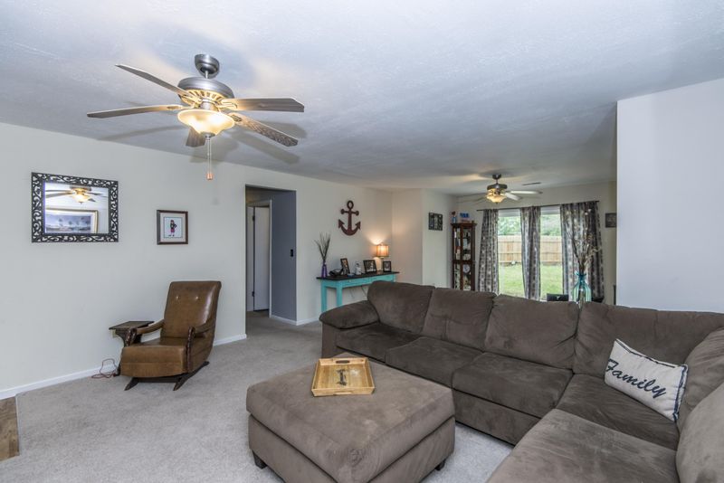 100 Iron Rd, Summerville, SC 29486