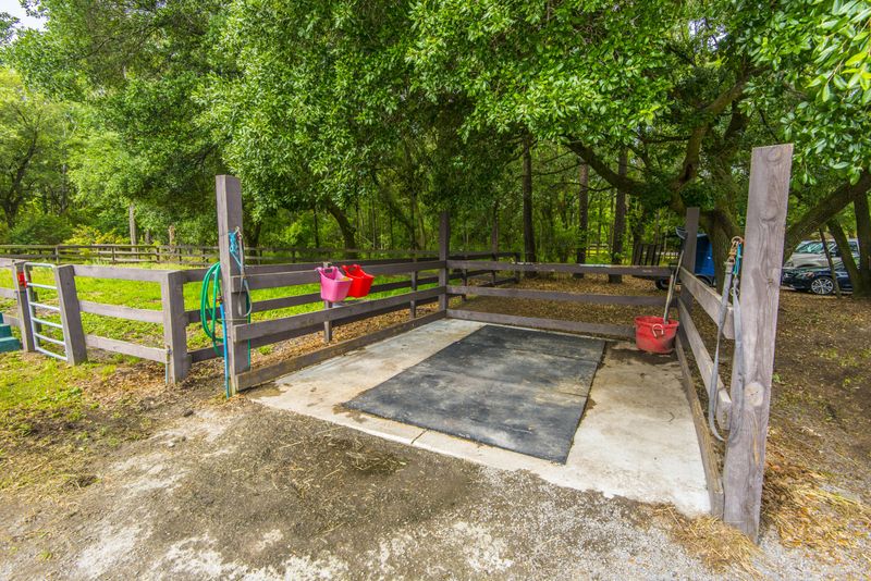 1859 Hoover Rd, Huger, SC 29450