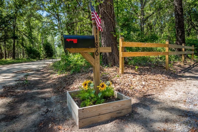 1186 Michelle Ln, Johns Island, SC 29455