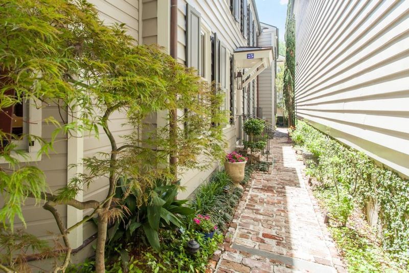 23 Charlotte St, Charleston, SC 29403