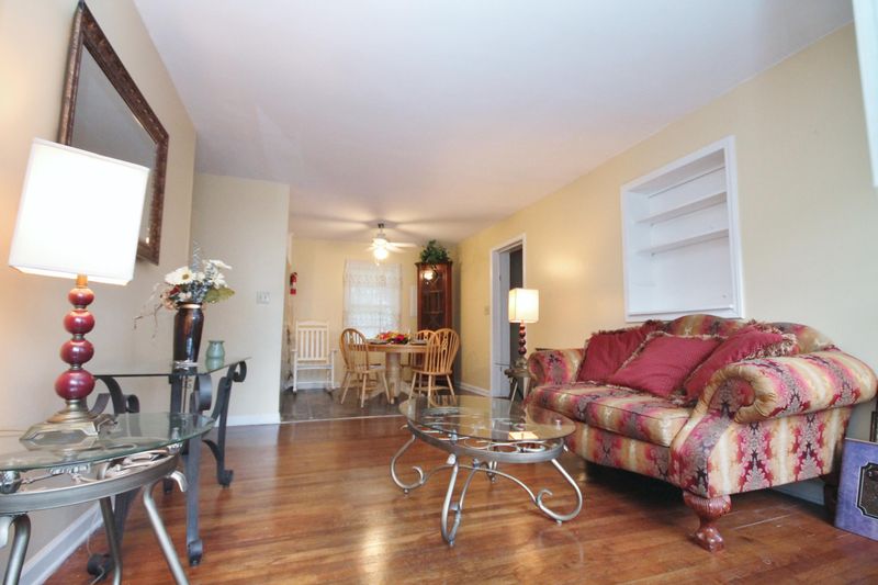 407 Mary Scott Dr, Goose Creek, SC 29445