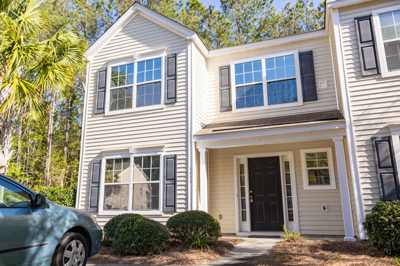 1111 Island Club Dr, Charleston, SC 29492