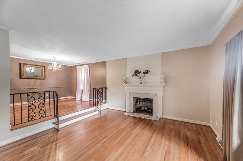 735 Waites Dr, Charleston, SC 29412