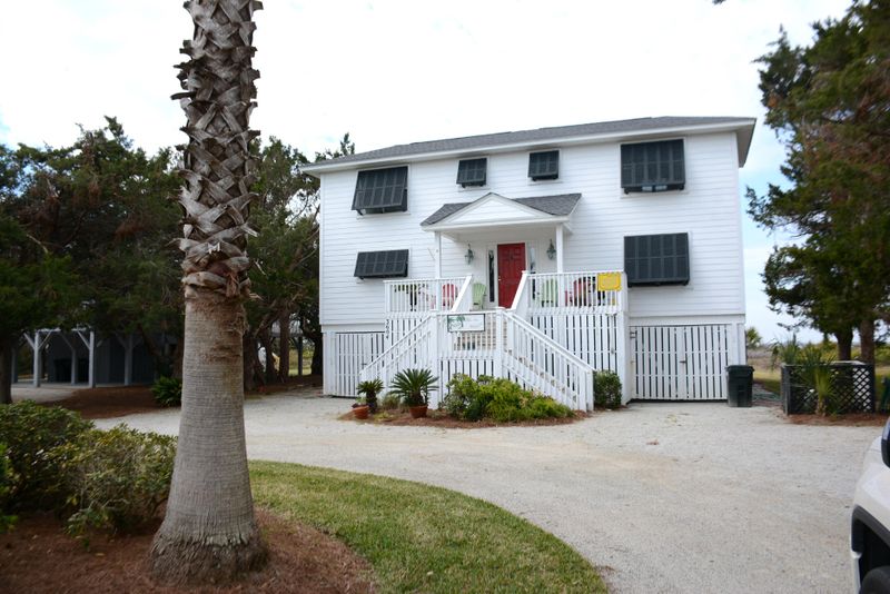 3604 Yacht Club Rd, Edisto Beach, SC 29438