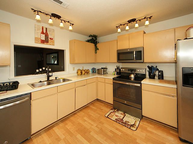 149 Pecan Grove Ave, Goose Creek, SC 29445
