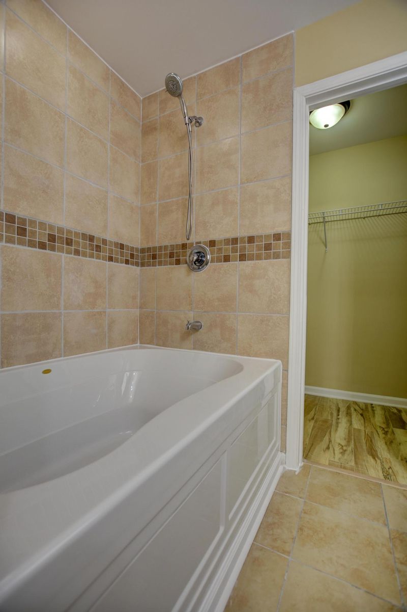 270 Mayfield Dr, Goose Creek, SC 29445