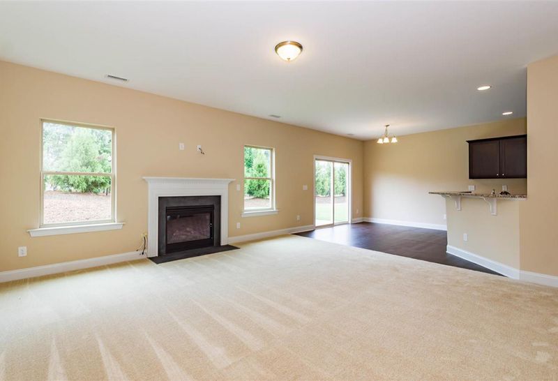 317 Silverleaf Ln, Moncks Corner, SC 29461