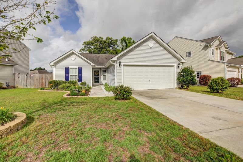 207 Chipping Sparrow Dr, Summerville, SC 29485