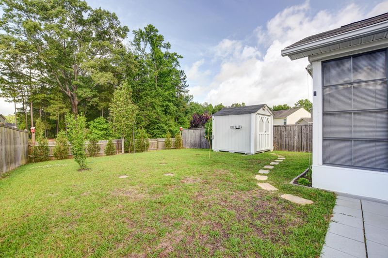 207 Chipping Sparrow Dr, Summerville, SC 29485