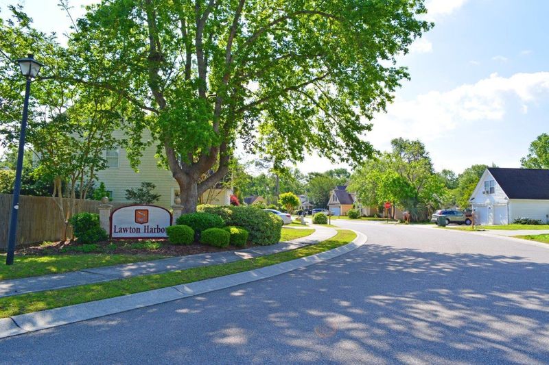 700 Lawton Harbor Dr, Charleston, SC 29412