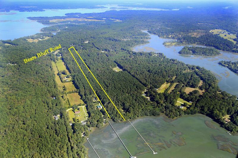 6229 Bears Bluff Rd, Wadmalaw Island, SC 29487