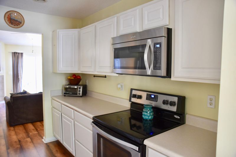 1525 Blaze Ln, Charleston, SC 29412