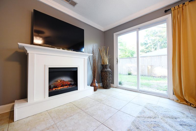 11 Joyce Ave, Mount Pleasant, SC 29464