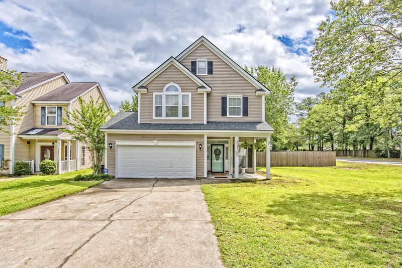 202 Hastings Dr, Goose Creek, SC 29445